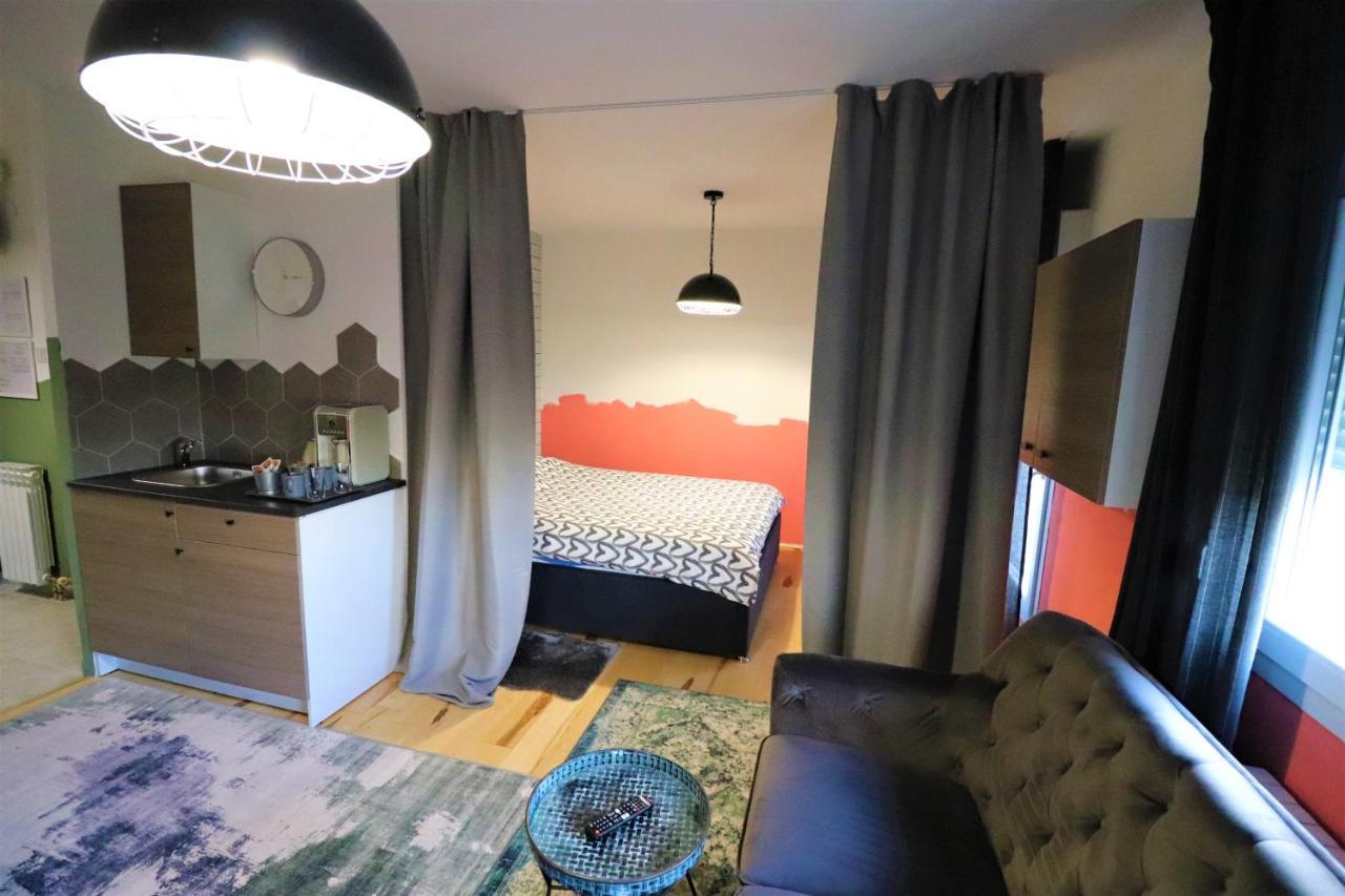 Room Emma,Between Bus And Train Station,Netflix,Speed Wi-Fi Zagreb Exterior foto