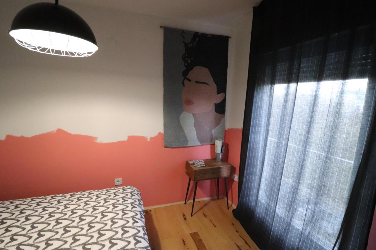 Room Emma,Between Bus And Train Station,Netflix,Speed Wi-Fi Zagreb Exterior foto